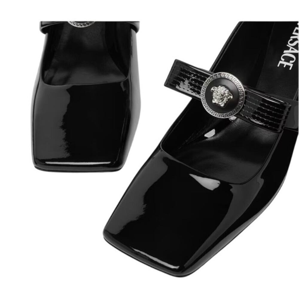VERSACE 
Patent Leather Medusa Bow Mary
Jane Pump 38.5EU / 8.5US - Picture 14 of 15